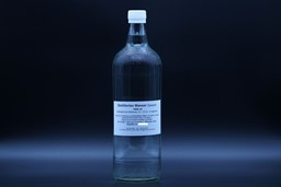 Zeige Details für Destilliertes Wasser in Glasflasche  Bild von Destilliertes Wasser in Glasflasche